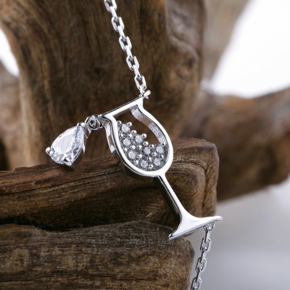 🍷 Lovely Shiny Rhinestone Leaning Dripping Wine Glass Necklace 🍷 - Picture 3 of 5